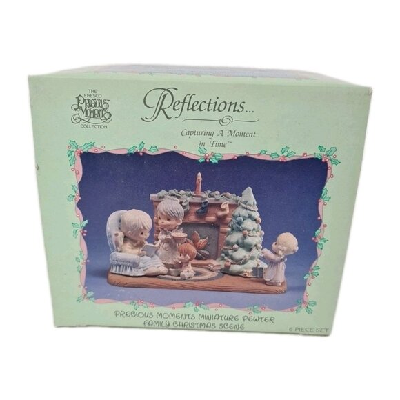 Precious Moments 699071 Miniature Pewter Family Christmas Scene Reflections - Picture 1 of 3